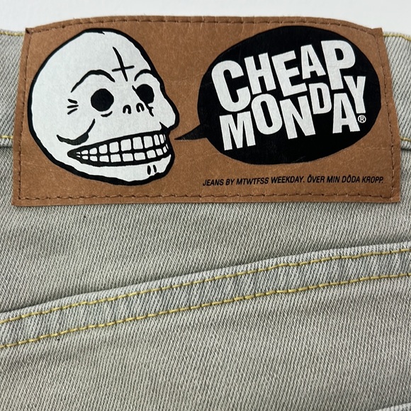 Cheap Monday Women’s Jeans size 31 in light gray Vintage cropped - Picture 5 of 8